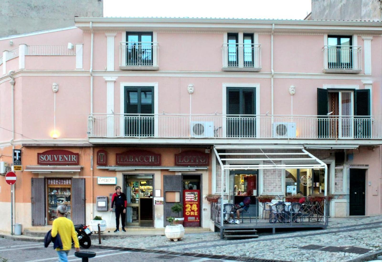 Uno Spettacolo Della Natura San Lucido Kültér fotó